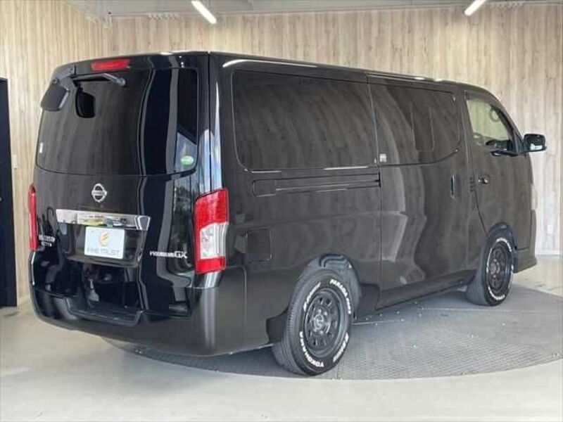 NV350 CARAVAN