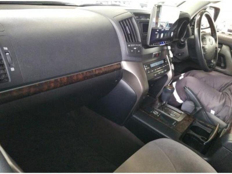 LAND CRUISER