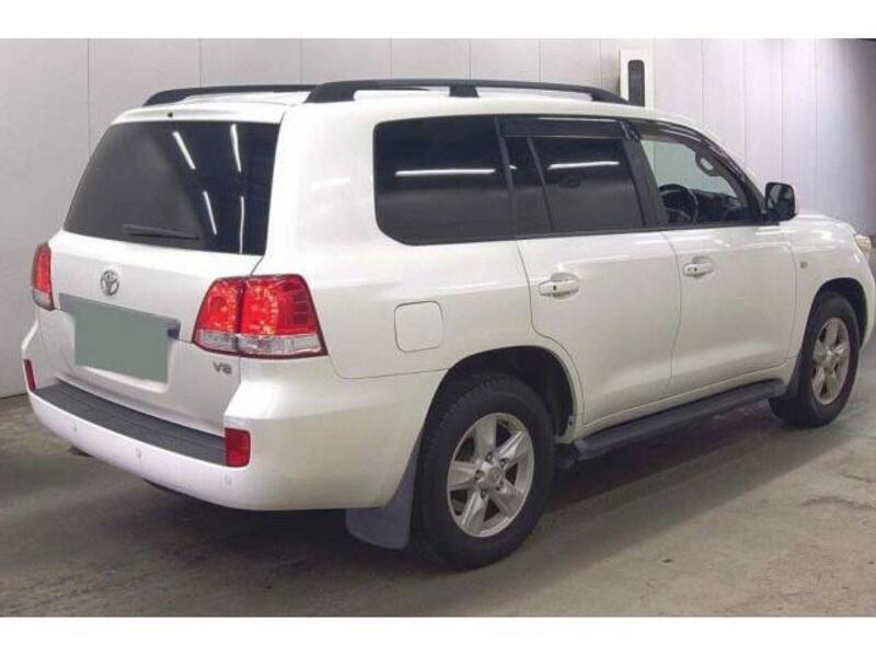 LAND CRUISER