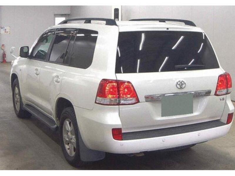 LAND CRUISER