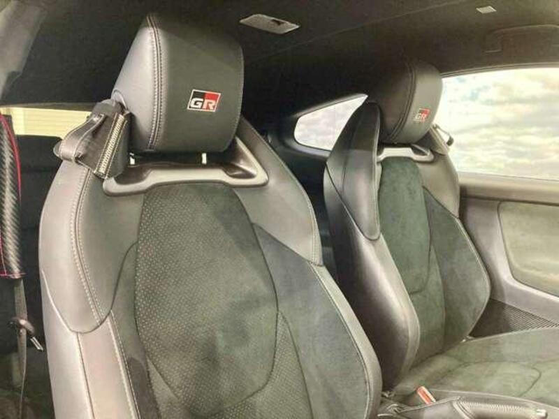 GR YARIS