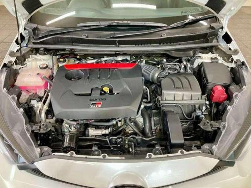 GR YARIS