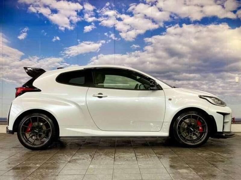 GR YARIS