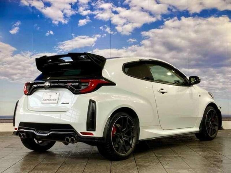 GR YARIS