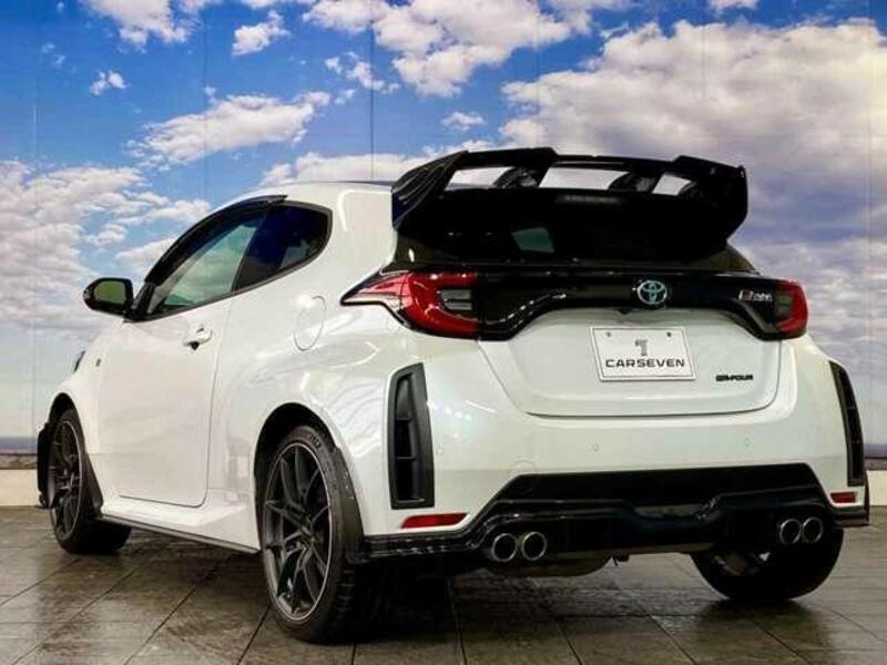 GR YARIS