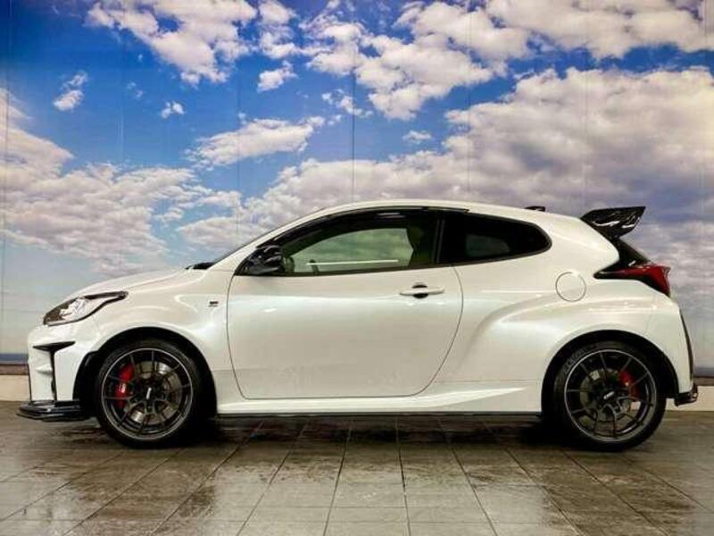 GR YARIS