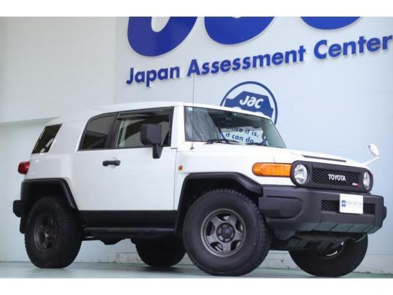 TOYOTA FJ CRUISER