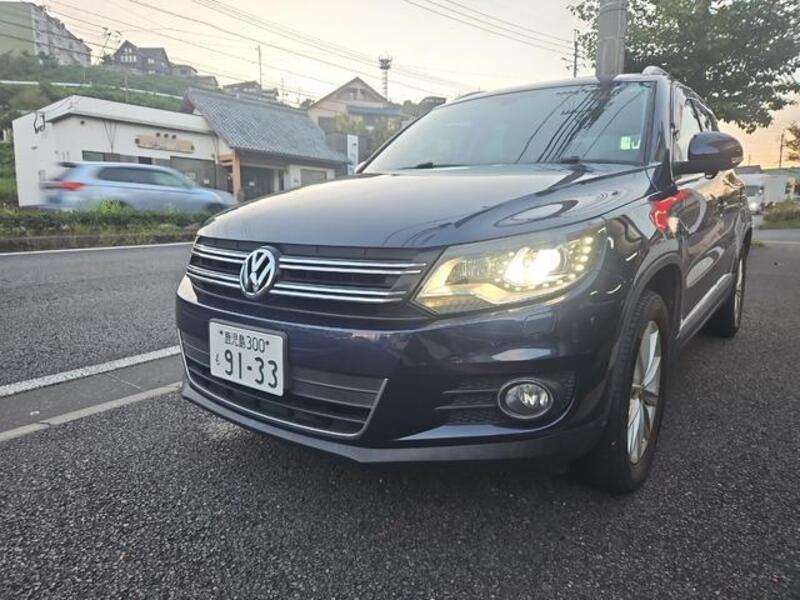 VOLKSWAGEN TIGUAN