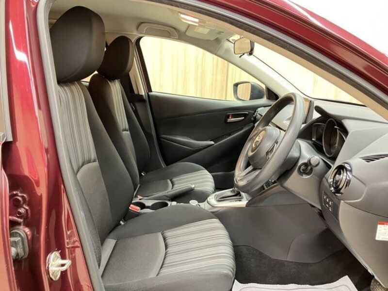MAZDA2