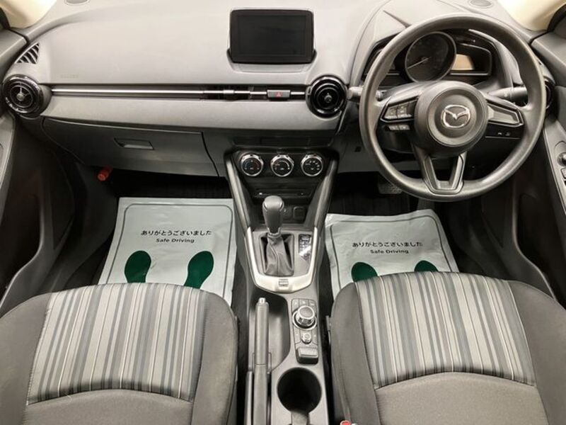 MAZDA2
