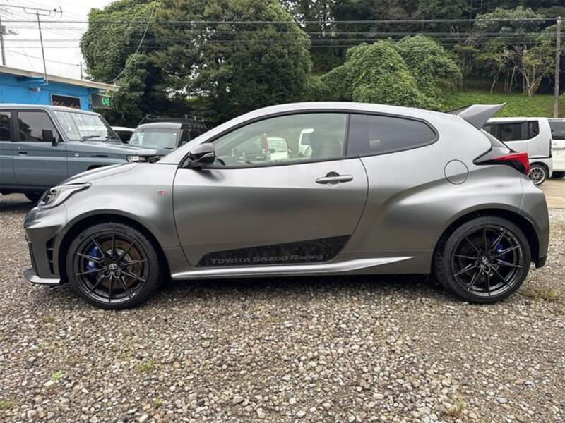 GR YARIS