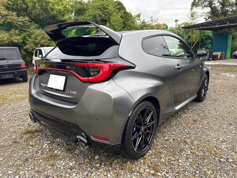 GR YARIS