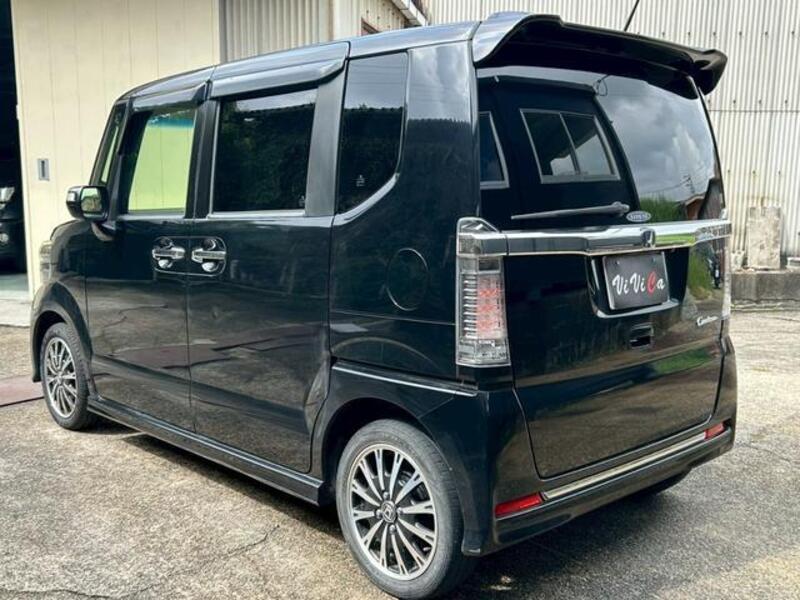 N BOX CUSTOM