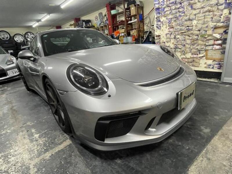 911