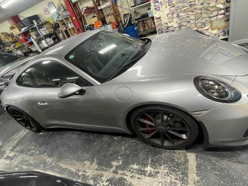 911