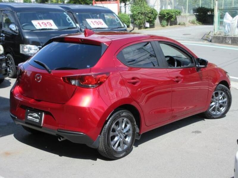 MAZDA2