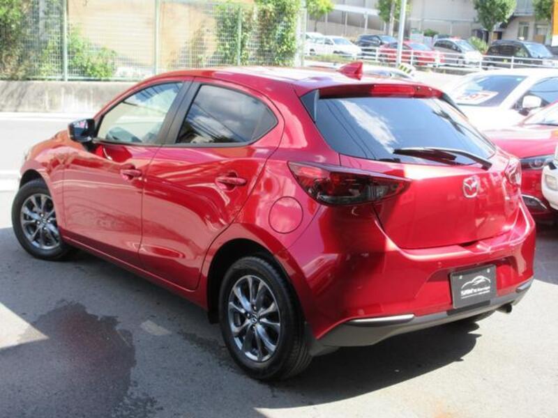 MAZDA2