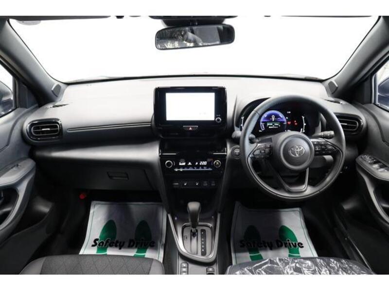 YARIS CROSS