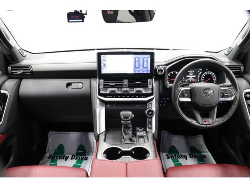 LAND CRUISER