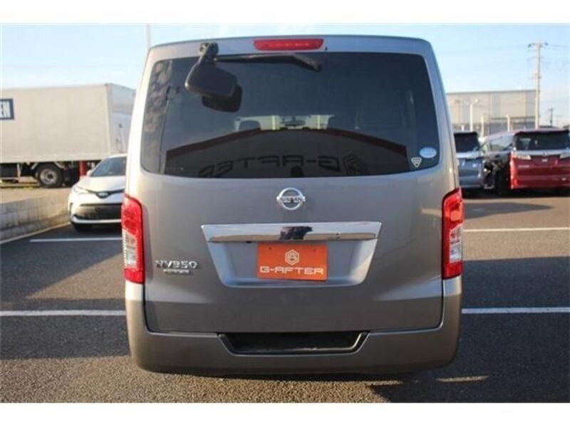 NV350 CARAVAN WAGON