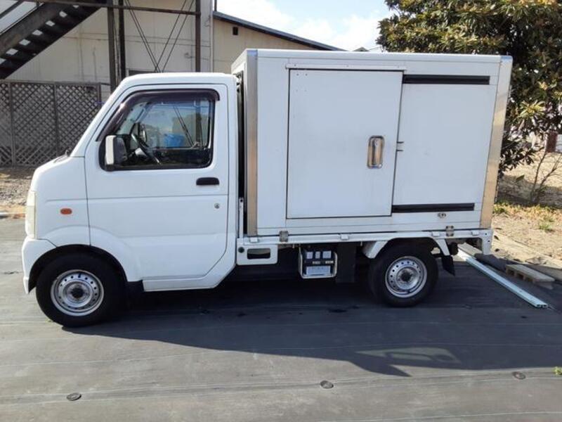 CARRY TRUCK