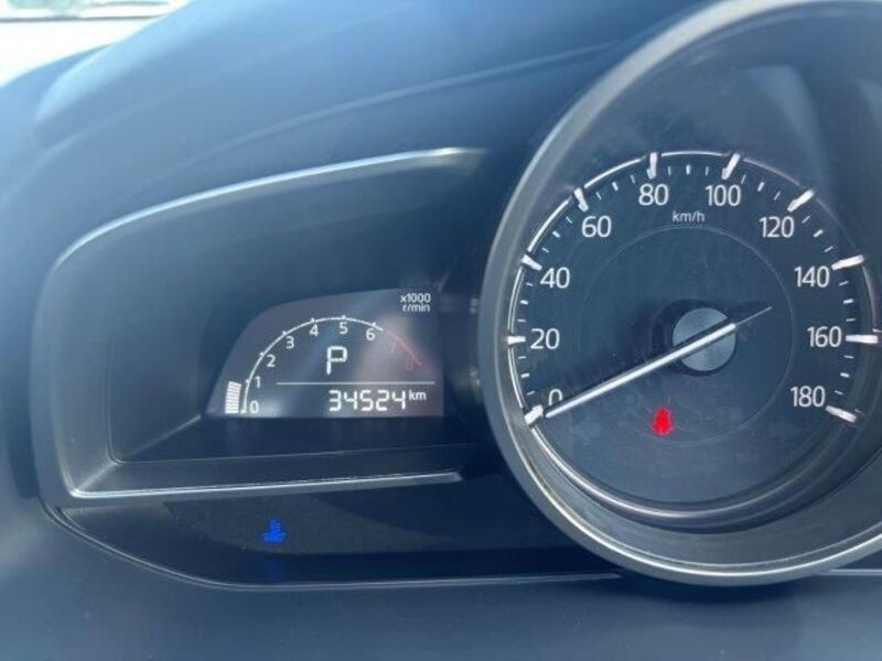 MAZDA2