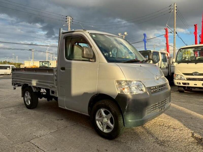 TOWNACE TRUCK
