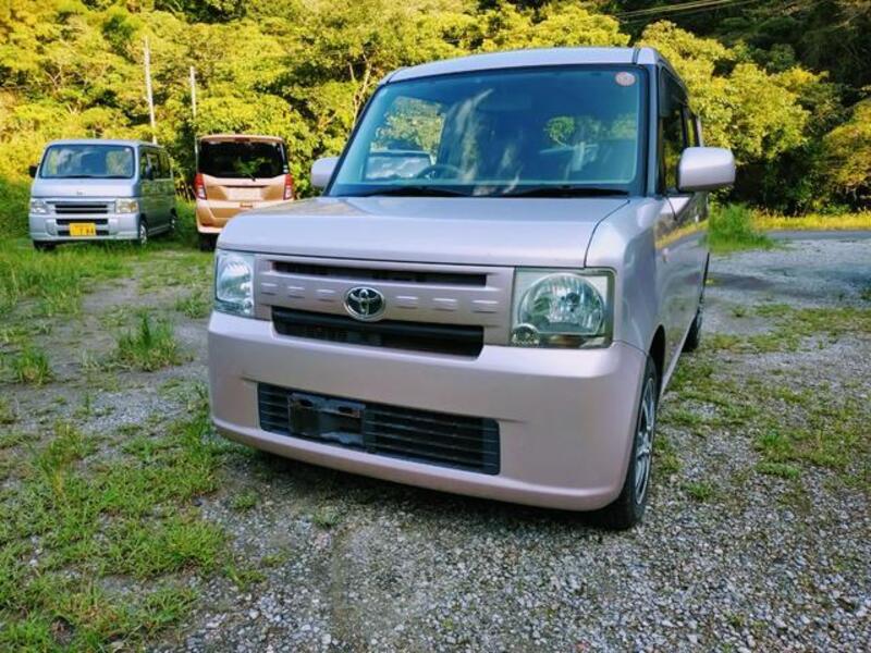 TOYOTA PIXIS SPACE