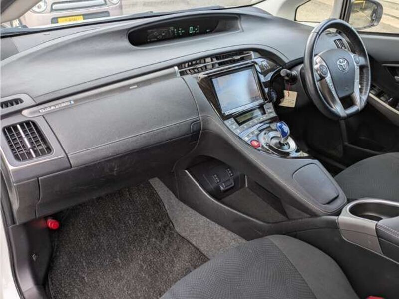 PRIUS PHV