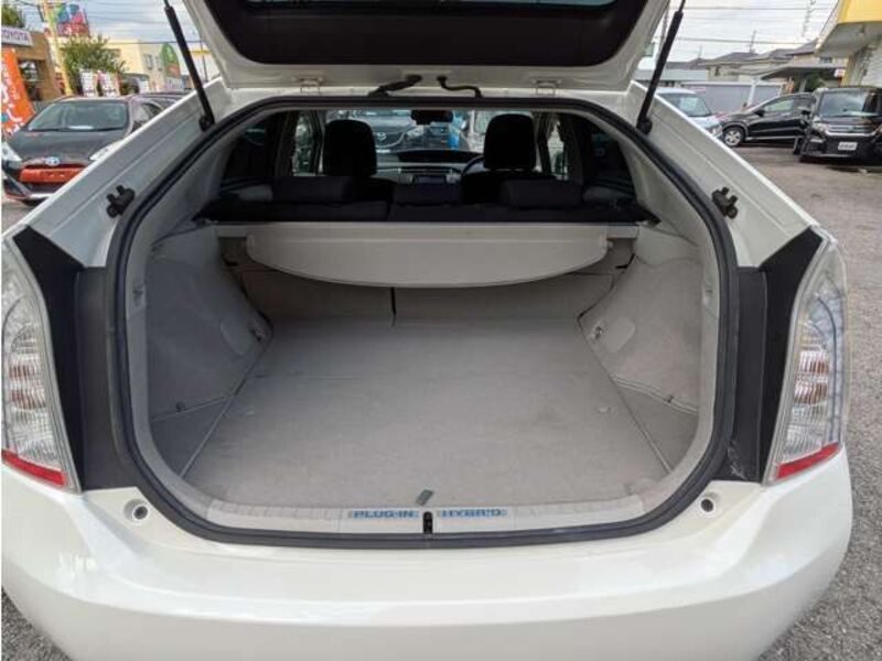 PRIUS PHV
