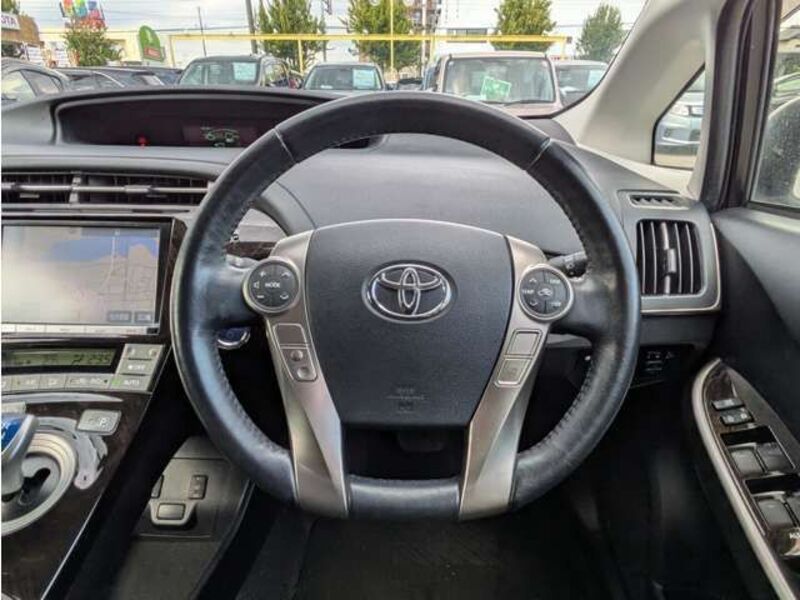 PRIUS PHV