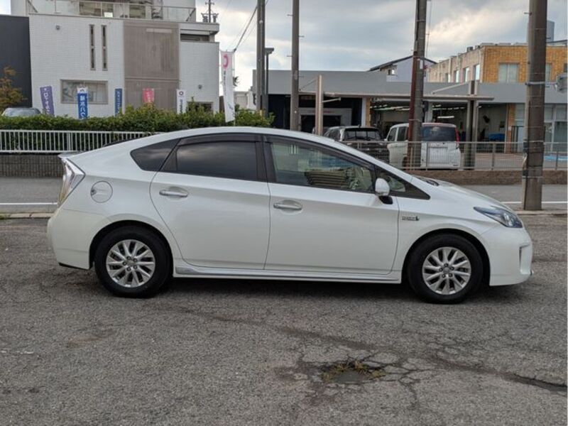 PRIUS PHV