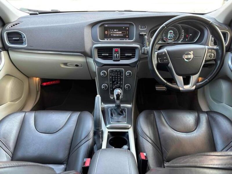 V40