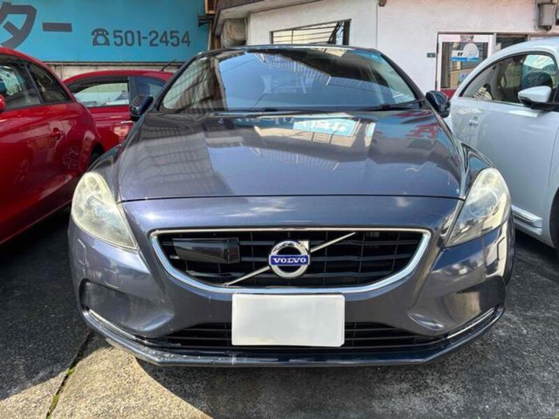 V40