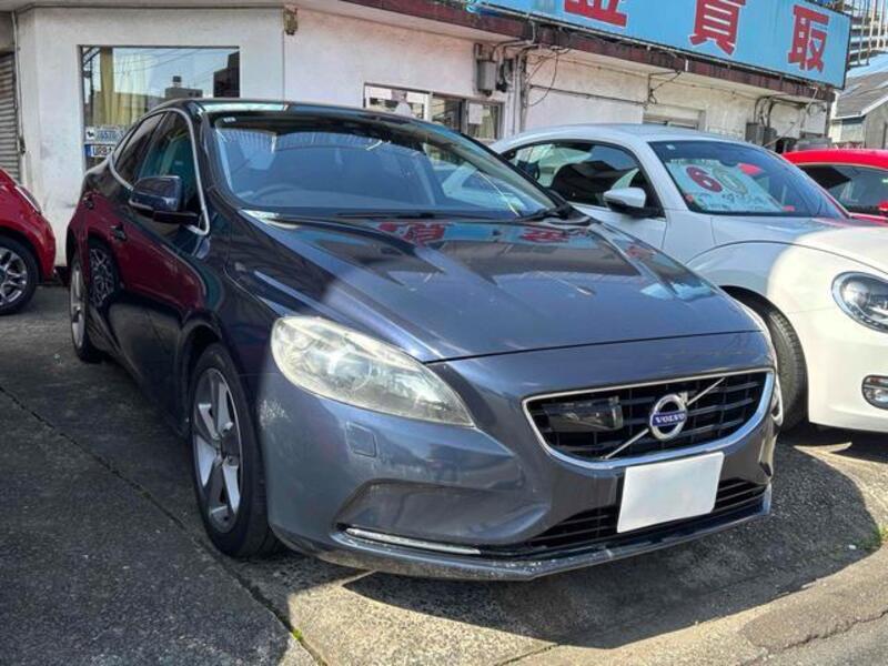 V40