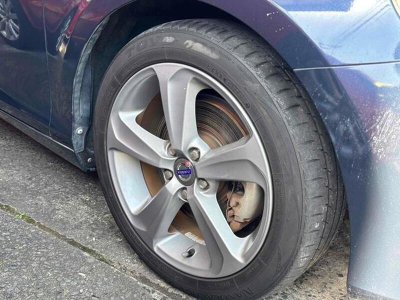 V40
