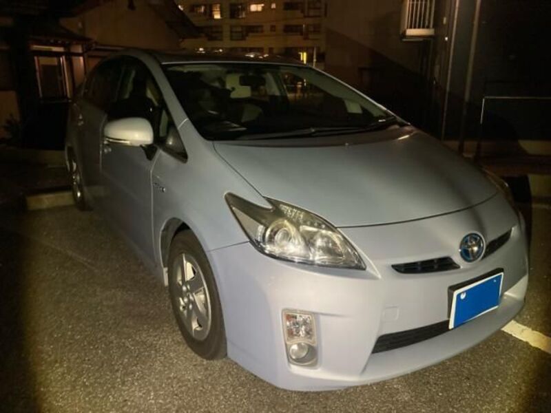 TOYOTA PRIUS