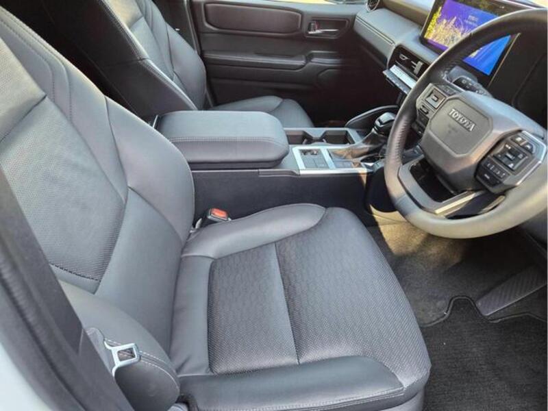 LAND CRUISER 250