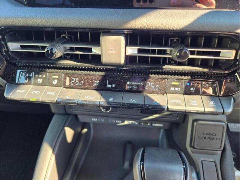 LAND CRUISER 250