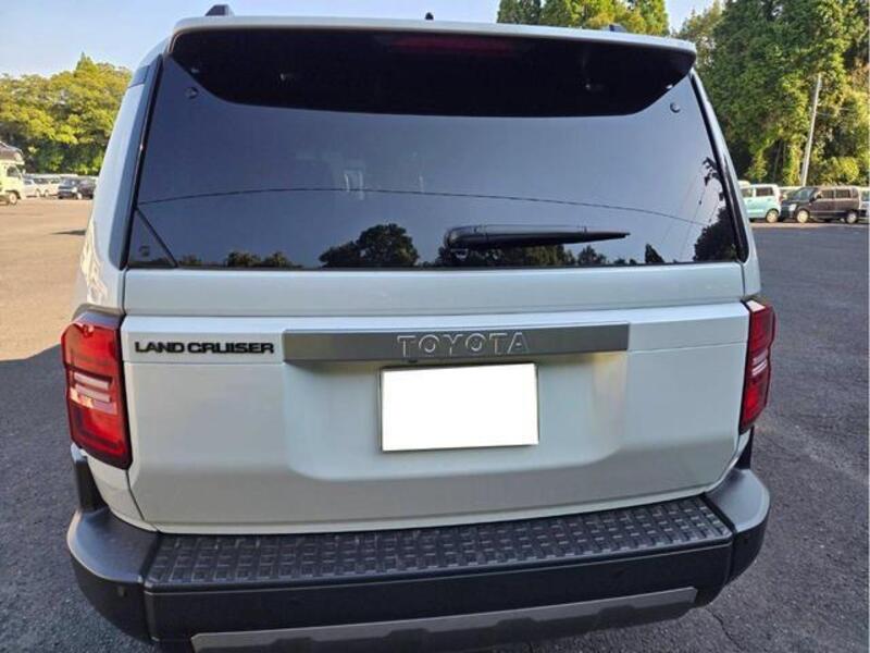 LAND CRUISER 250