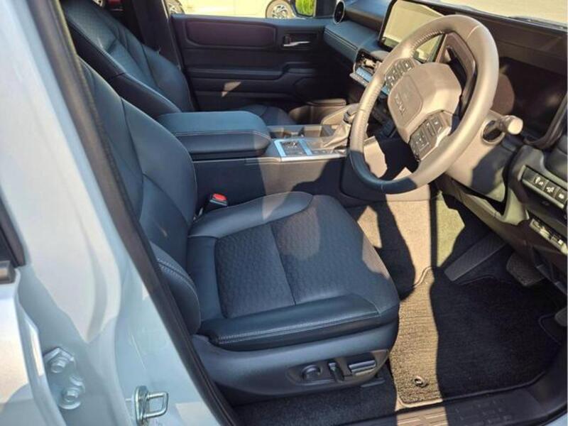 LAND CRUISER 250