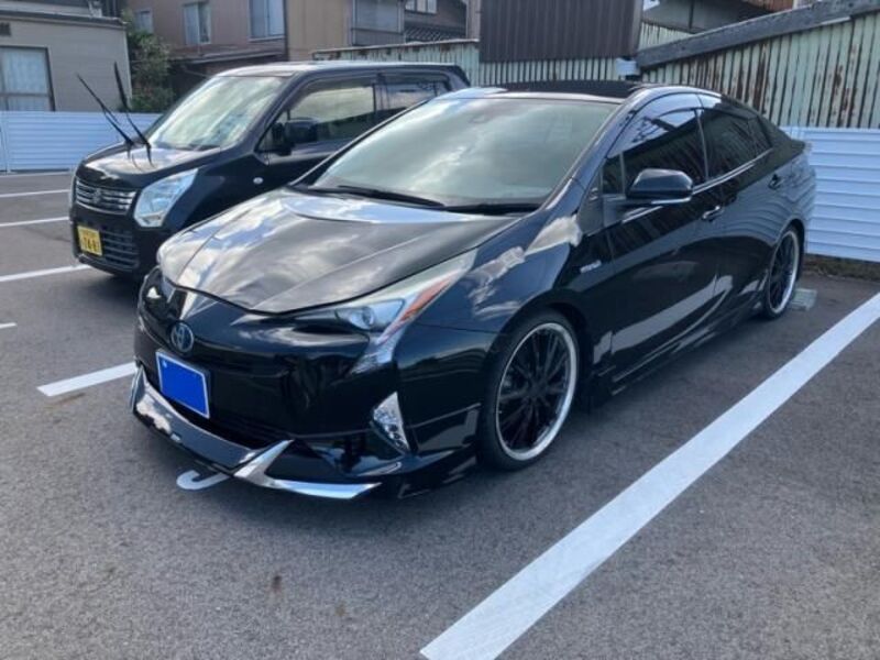 TOYOTA PRIUS