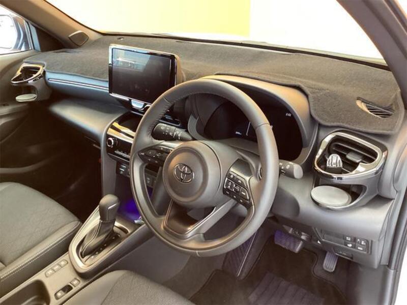 YARIS CROSS