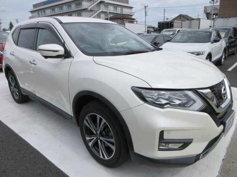 X-TRAIL