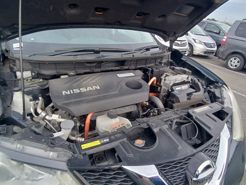 X-TRAIL HYBRID