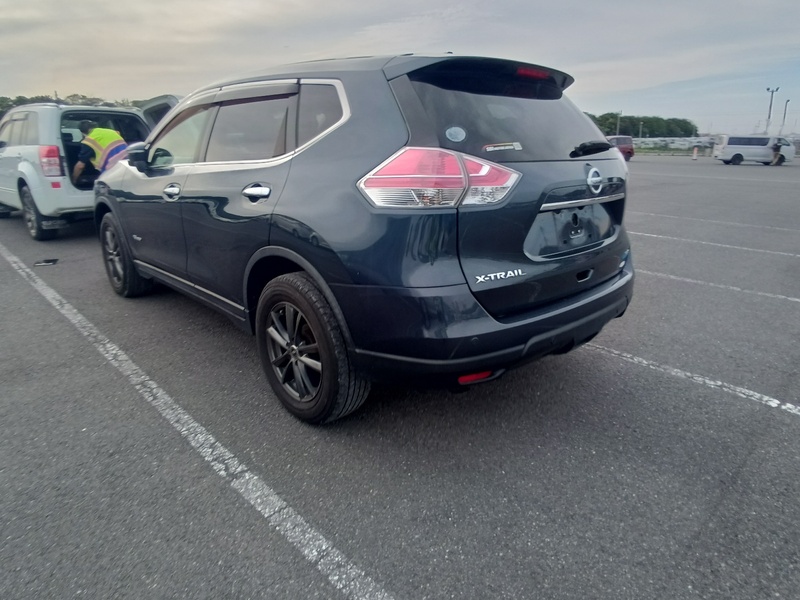 X-TRAIL HYBRID
