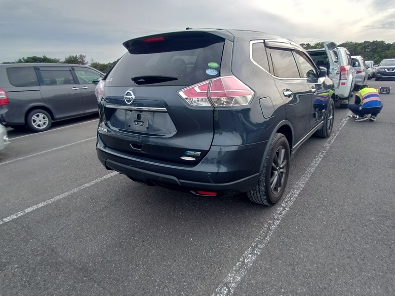 X-TRAIL HYBRID