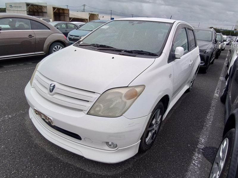 TOYOTA IST