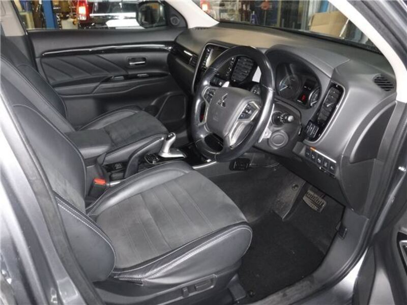 OUTLANDER PHEV