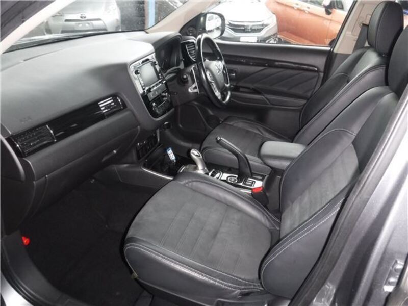 OUTLANDER PHEV